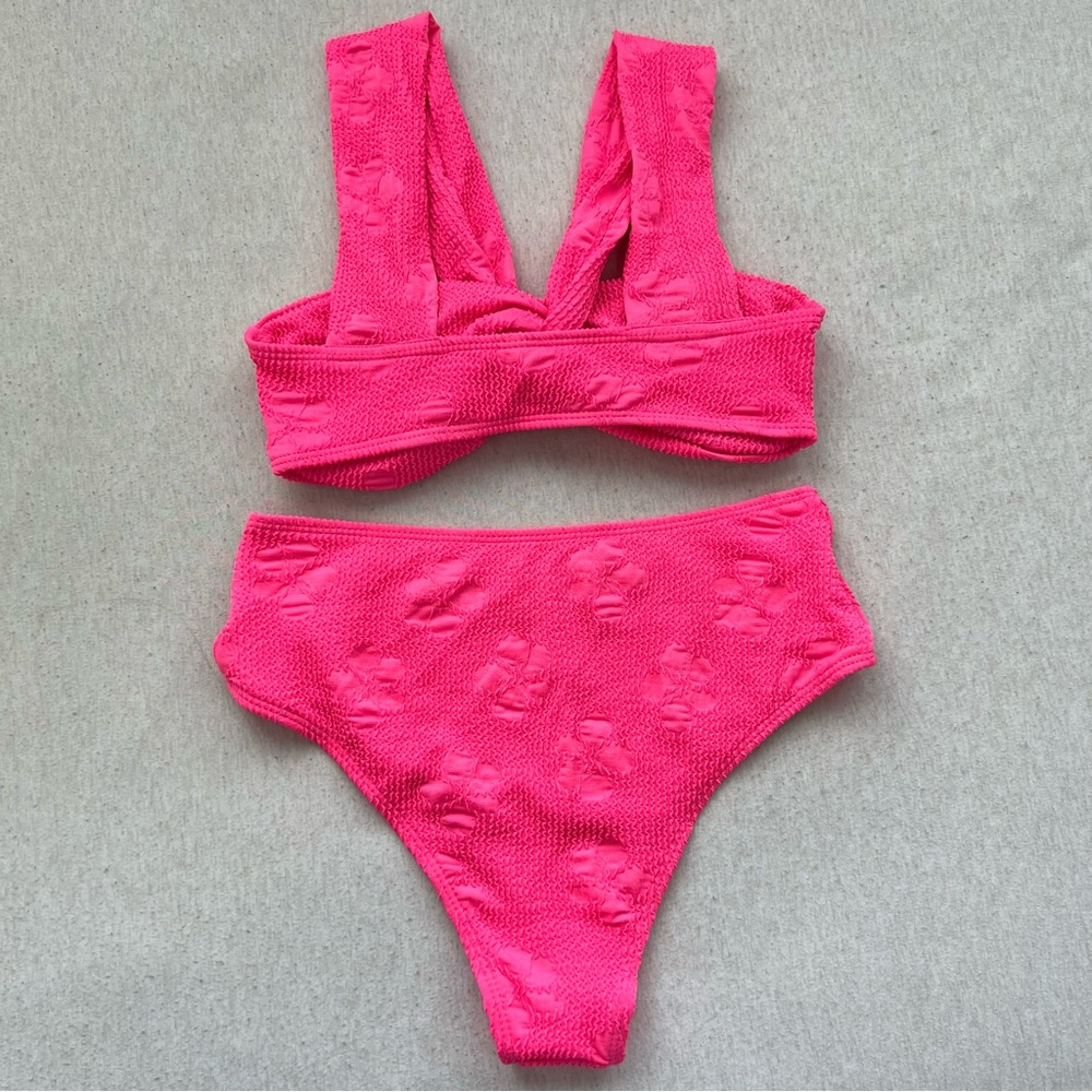 NEW full bikini set hot pink floral swimwear with twist details - Picture 5 of 12
